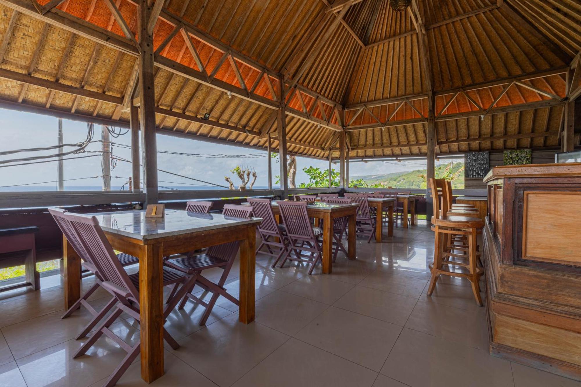 Manta Cottages With Sea View Batununggul Экстерьер фото
