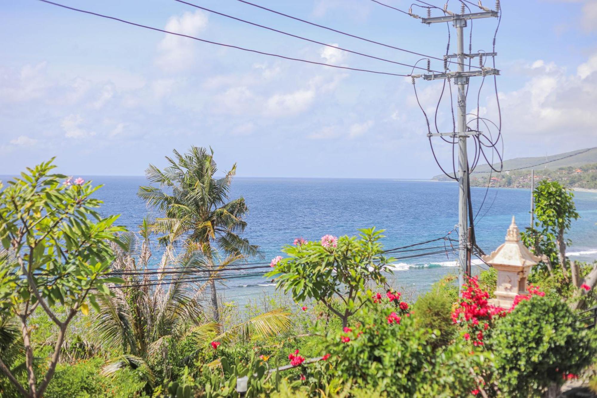 Manta Cottages With Sea View Batununggul Экстерьер фото
