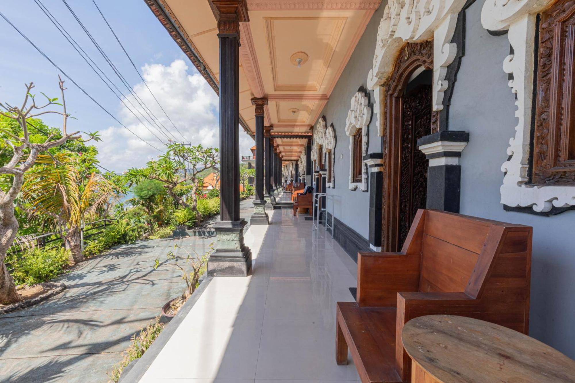 Manta Cottages With Sea View Batununggul Экстерьер фото