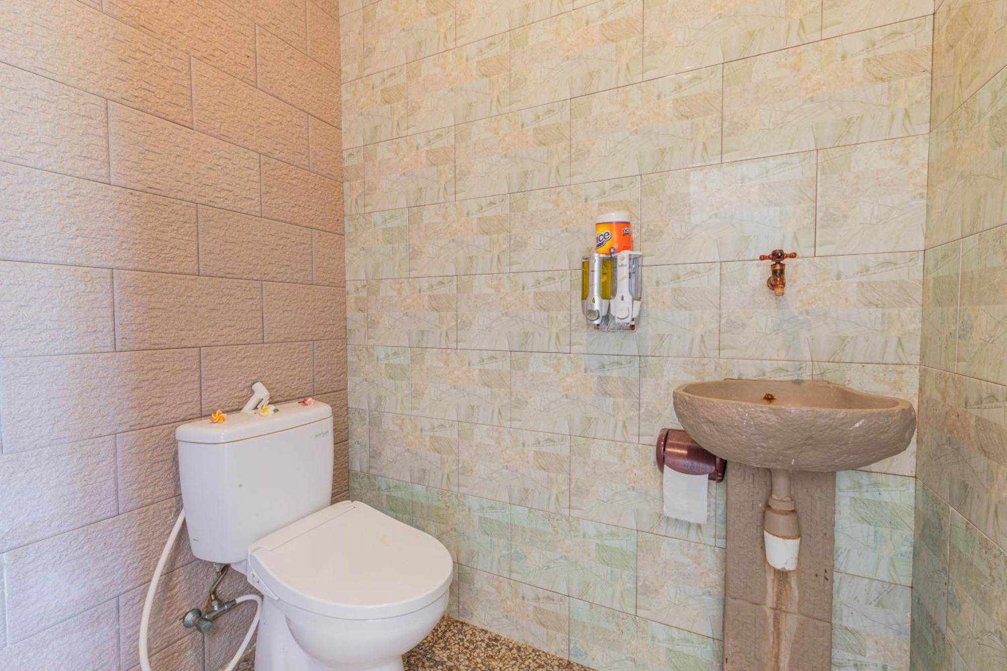 Manta Cottages With Sea View Batununggul Экстерьер фото